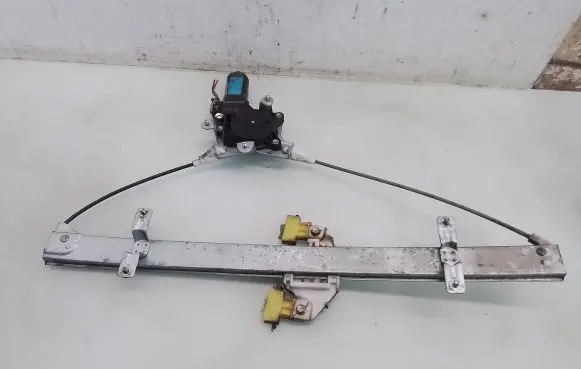 Hyundai H-100 Front door window regulator with motor