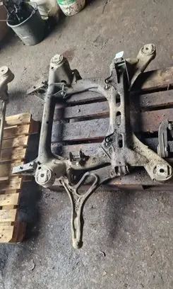 Volkswagen Touareg I Front subframe