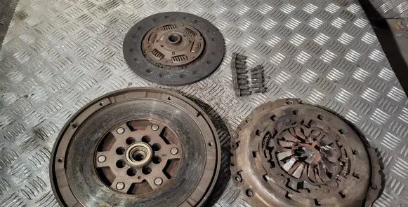 Audi A6 S6 C5 4B Clutch set kit 059141031J