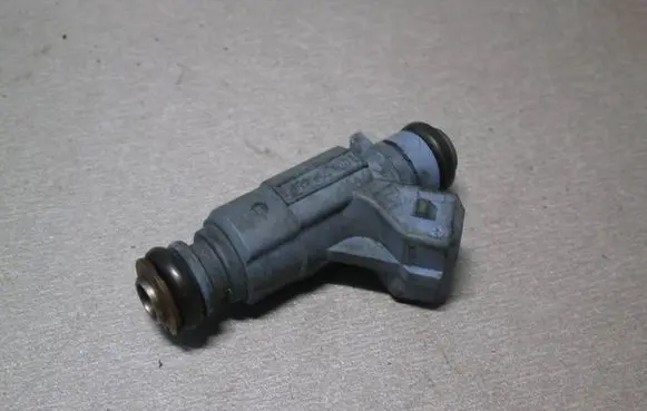 Smart ForTwo I Fuel injector 0280155614 0003099v004