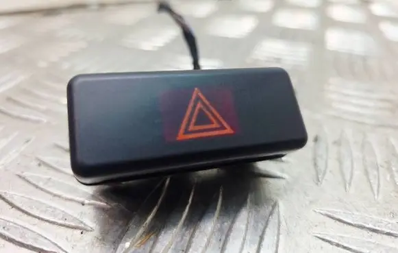 BMW 5 E39 Hazard light switch 8350947