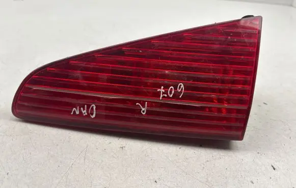 Peugeot 607 Tailgate rear/tail lights 