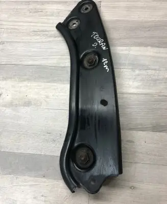 Volkswagen Touran II Radiator support slam panel bracket 110805932