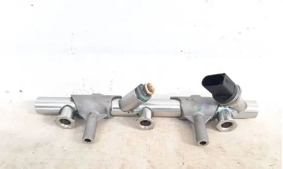 Audi Q7 4M Fuel main line pipe 06E130089AF