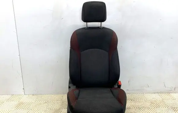 Nissan Juke I F15 Front passenger seat 