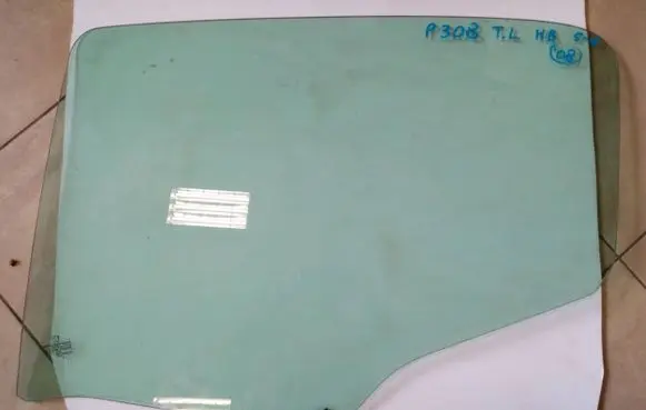 Peugeot 308 Rear door window glass NE68107