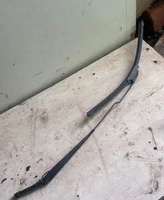 Volvo S60 Front wiper blade arm 8624269
