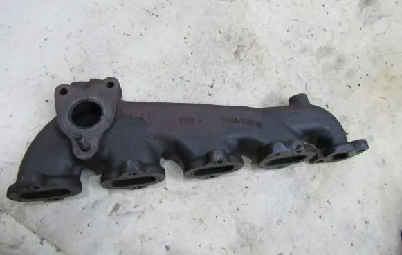 Opel Vivaro Exhaust manifold 140045202R