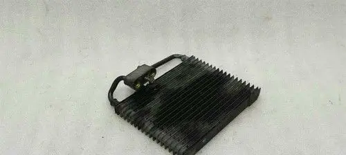 Mercedes-Benz E W211 Power steering radiator A0005000500