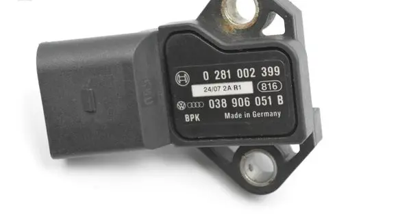 Volkswagen Golf V Air pressure sensor 0389066051B