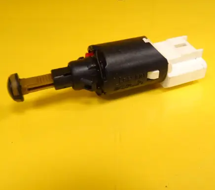 Peugeot 1007 Brake pedal sensor switch 9643478880