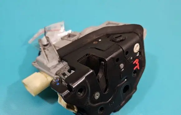 Audi A3 S3 8P Rear door lock 4F0839016 IMPRK1453520