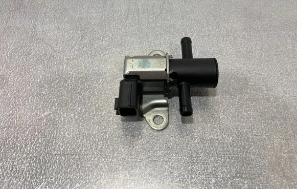 Infiniti QX50 (J50) Vacuum valve K5T46697