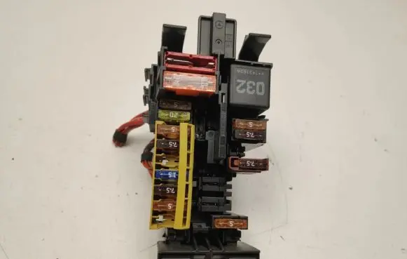 Mercedes-Benz C W205 Fuse module A2059067200
