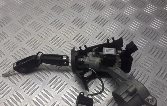 Opel Insignia A Ignition lock 13243376