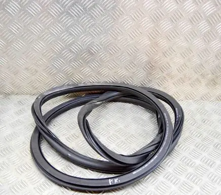 Audi Q2 - Rubber seal front coupe door 81A831721B