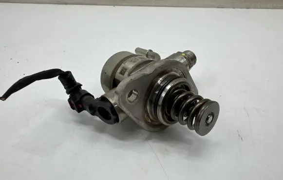 Audi Q5 SQ5 Fuel injection high pressure pump 060127025R 06Q127A01