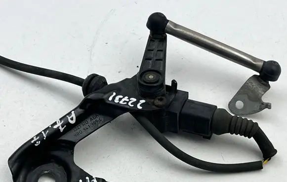 Audi A7 S7 4G Rear air suspension level height sensor 8R0941309C