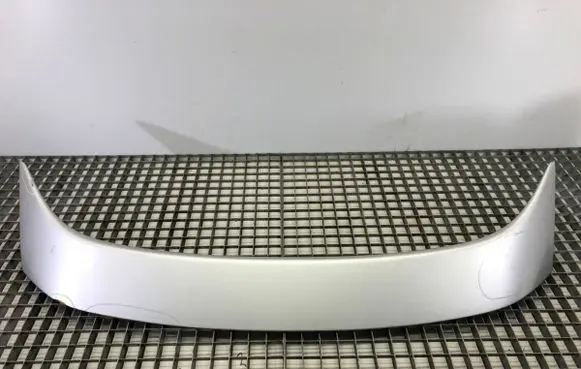Tailgate/trunk spoiler