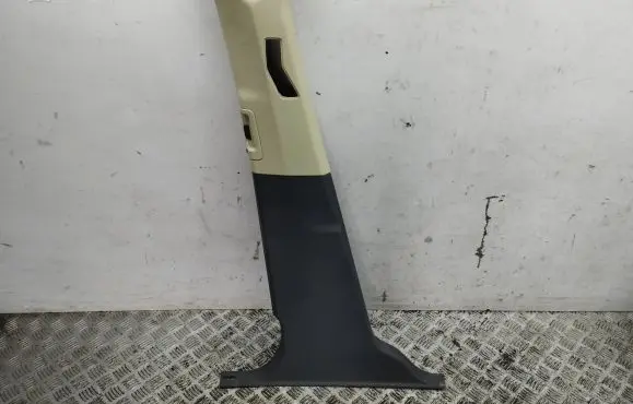 Volvo XC60 (B) pillar trim (top)