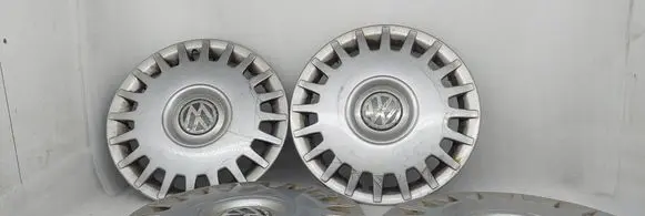 Volkswagen Golf IV R15 wheel hub/cap/trim 1J0601147H