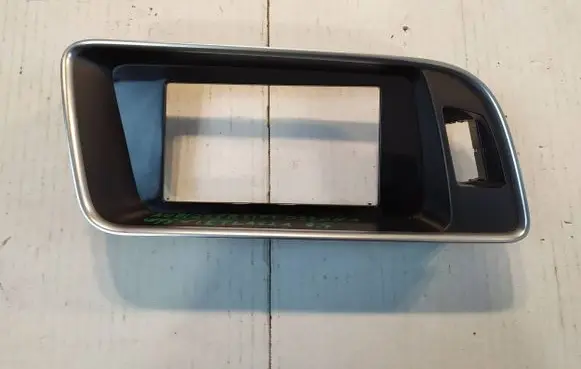 Audi Q5 SQ5 Radio/GPS head unit trim 8R1857186