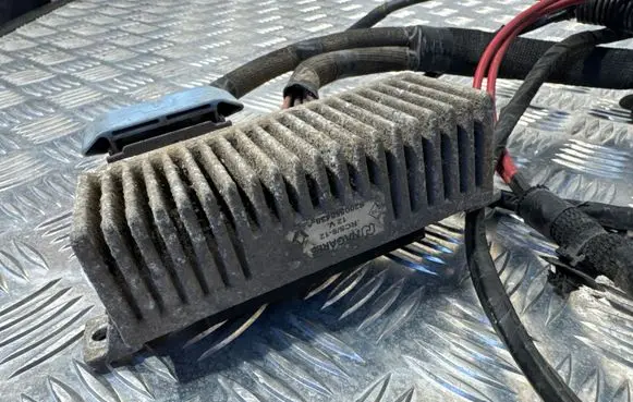 Renault Master III Glow plug pre-heat relay 8200558438