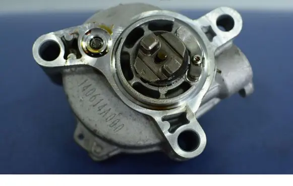 Alfa Romeo Spider 2000 Vacuum pump 05047967AB