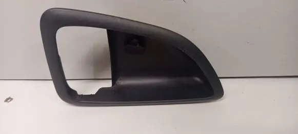 Hyundai ix35 Front door handle cover 826112S000