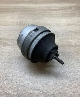 Engine mount bracket