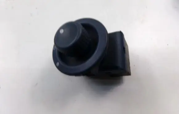 Wing mirror switch