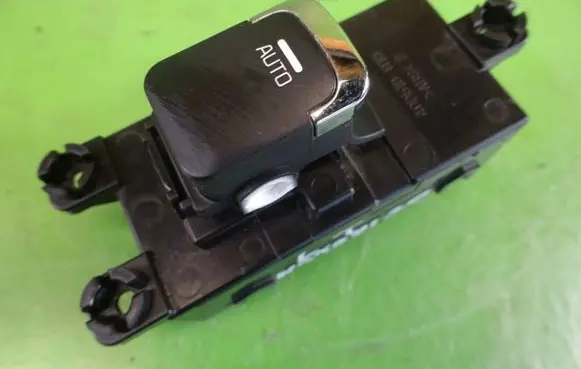 KIA Ceed Quarter vent window switch 93580-A2100