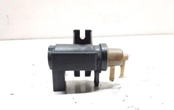 Volkswagen PASSAT B6 Vacuum valve 1K0906627A