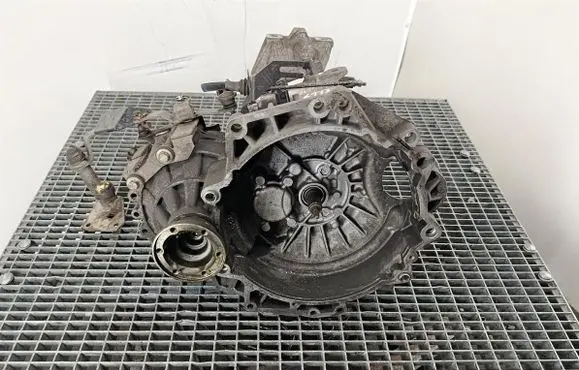 Volkswagen Golf IV Manual 5 speed gearbox DUW