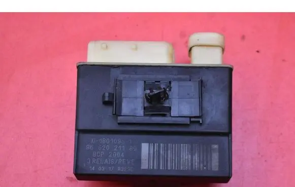 Citroen Berlingo Relay mounting block 9652021180