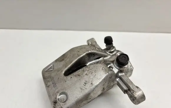 Toyota Avensis T250 Rear brake caliper Y01340 1583910 8099744