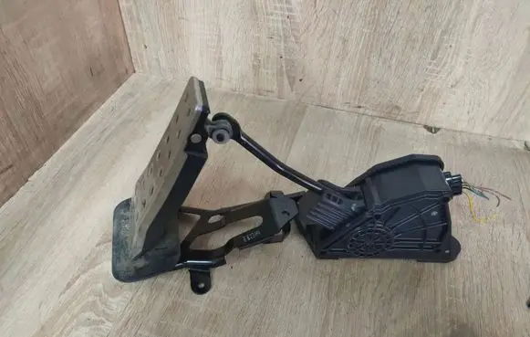 Honda Civic Accelerator throttle pedal KME24A0223