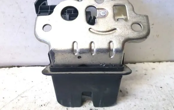 Audi A8 S8 D4 4H Loading door lock 4H0827505