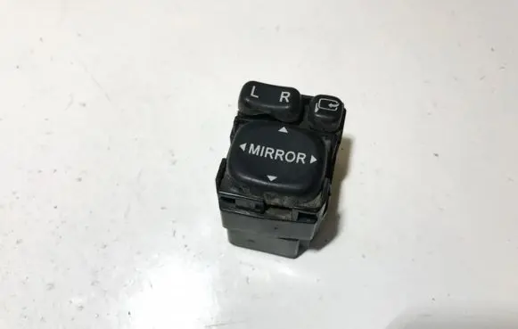 Lexus IS 220D-250-350 Wing mirror switch 183575