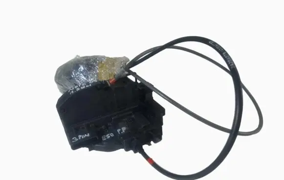 Nissan Note (E12) Front door lock