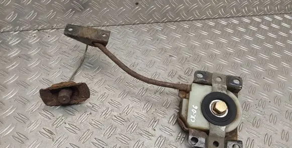 Toyota Corolla Verso E121 Spare wheel mounting bracket 