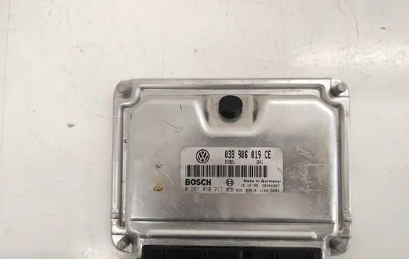Volkswagen PASSAT B5 Engine control unit/module 038906019CE 0281010217
