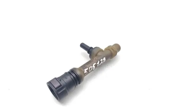 Volvo V40 Engine coolant pipe/hose