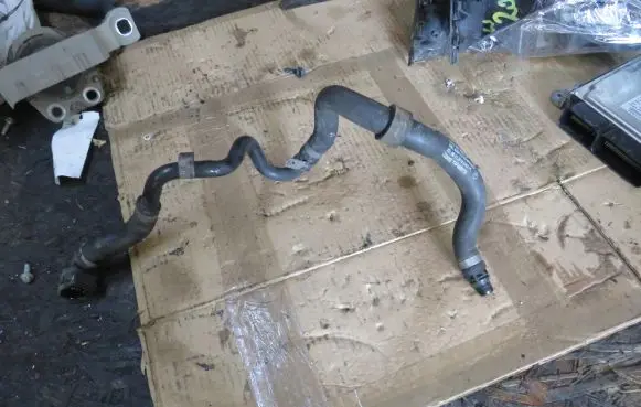 Mercedes-Benz E W212 Engine coolant pipe/hose A2125016482