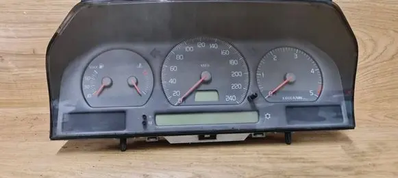 Volvo S70 V70 V70 XC Speedometer (instrument cluster) 9451530