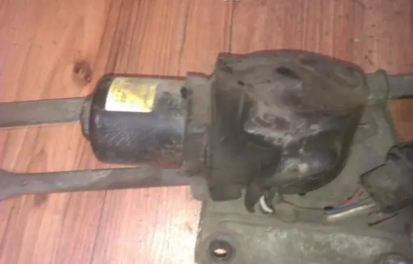 Peugeot 406 Wiper motor 53548602