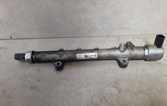 Mercedes-Benz E W212 Fuel main line pipe RD0004 A6510700495 44233913129