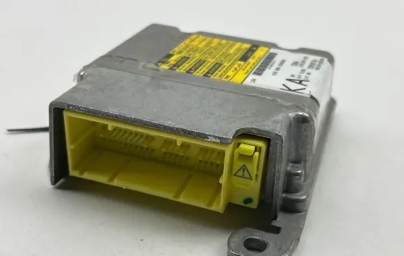 Toyota Avensis T270 Airbag control unit/module 219122103 8917005250