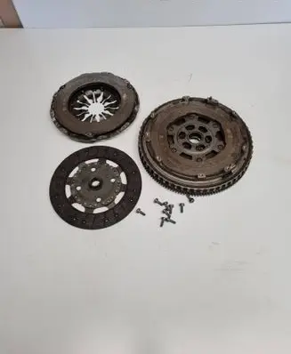 Nissan Qashqai Clutch set kit 123104345R