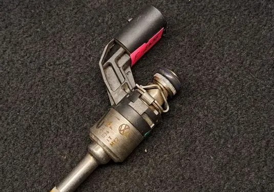 Skoda Octavia Mk2 (1Z) Fuel injector 03F906036F